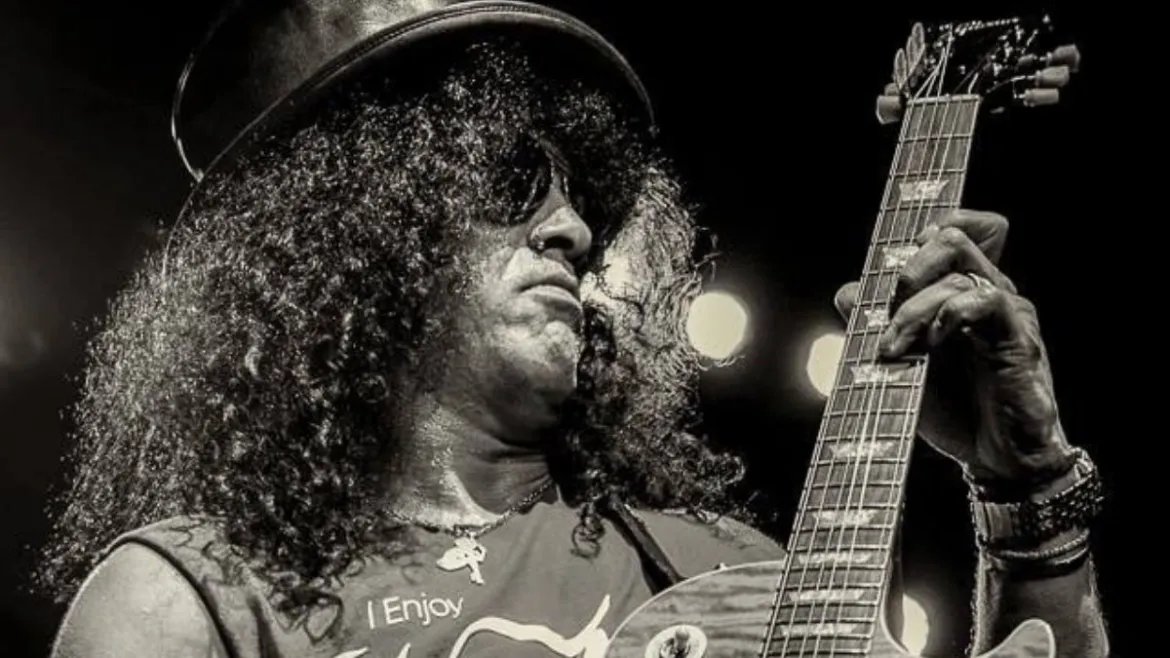 Slash confirma novo álbum do Guns N' Roses, mas descarta previsão de lançamento