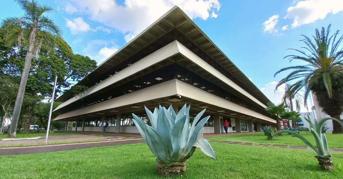 Prefeitura de Londrina define escala de serviços para o Dia do Servidor e Finados