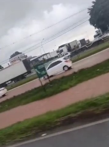 
			Chuva provoca alagamentos em vários bairros de Londrina; veja fotos
		