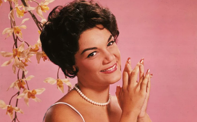 Connie Francis, voz de 'Pretty Little Baby' original, morre aos 87 anos