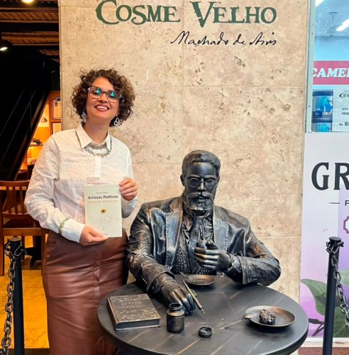 Biblioteca Pública Municipal recebe lançamento do livro Arriscos Poéticos