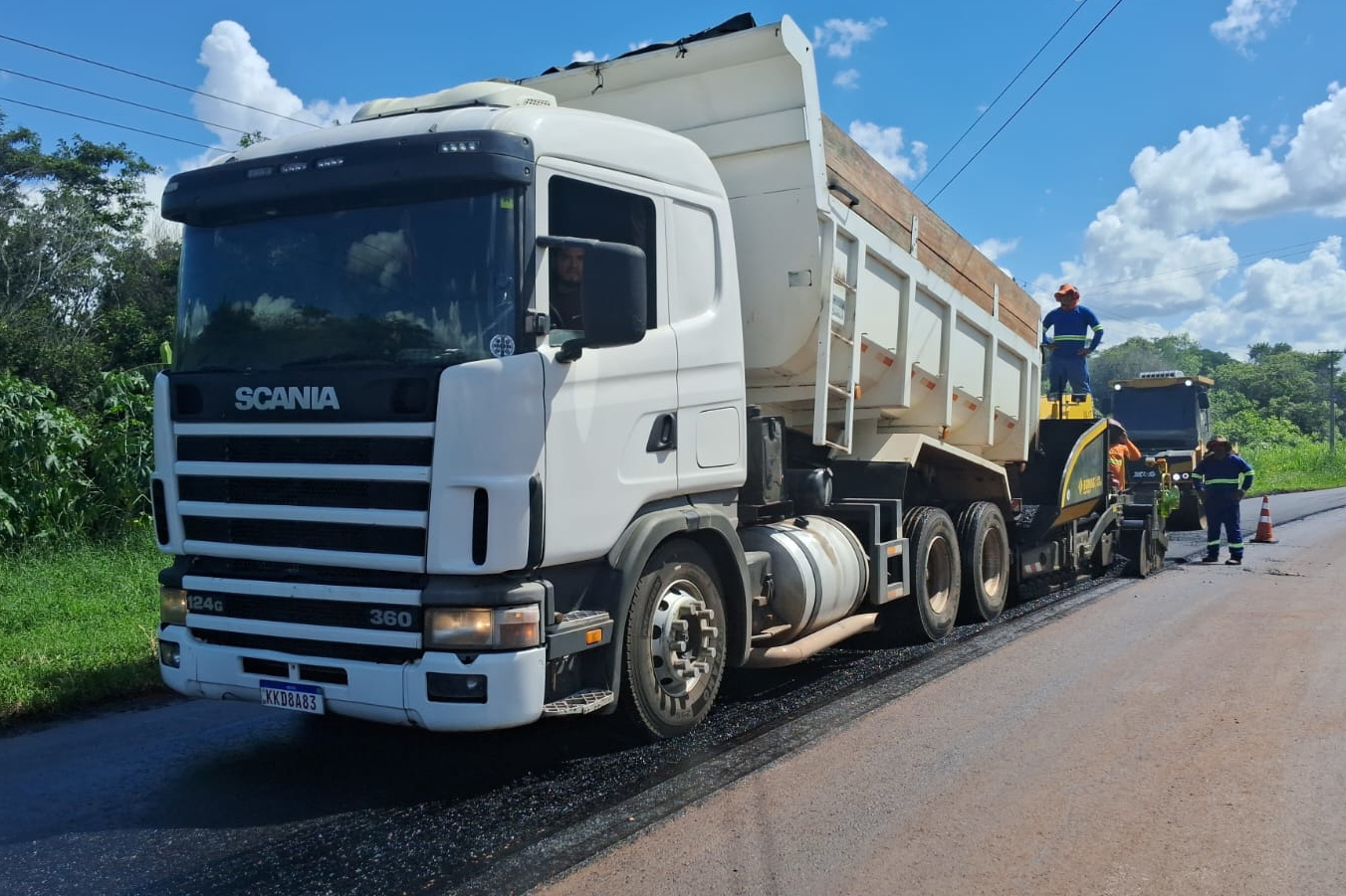 DER/PR faz melhorias no pavimento de rodovia que dá acesso a distrito de Londrina