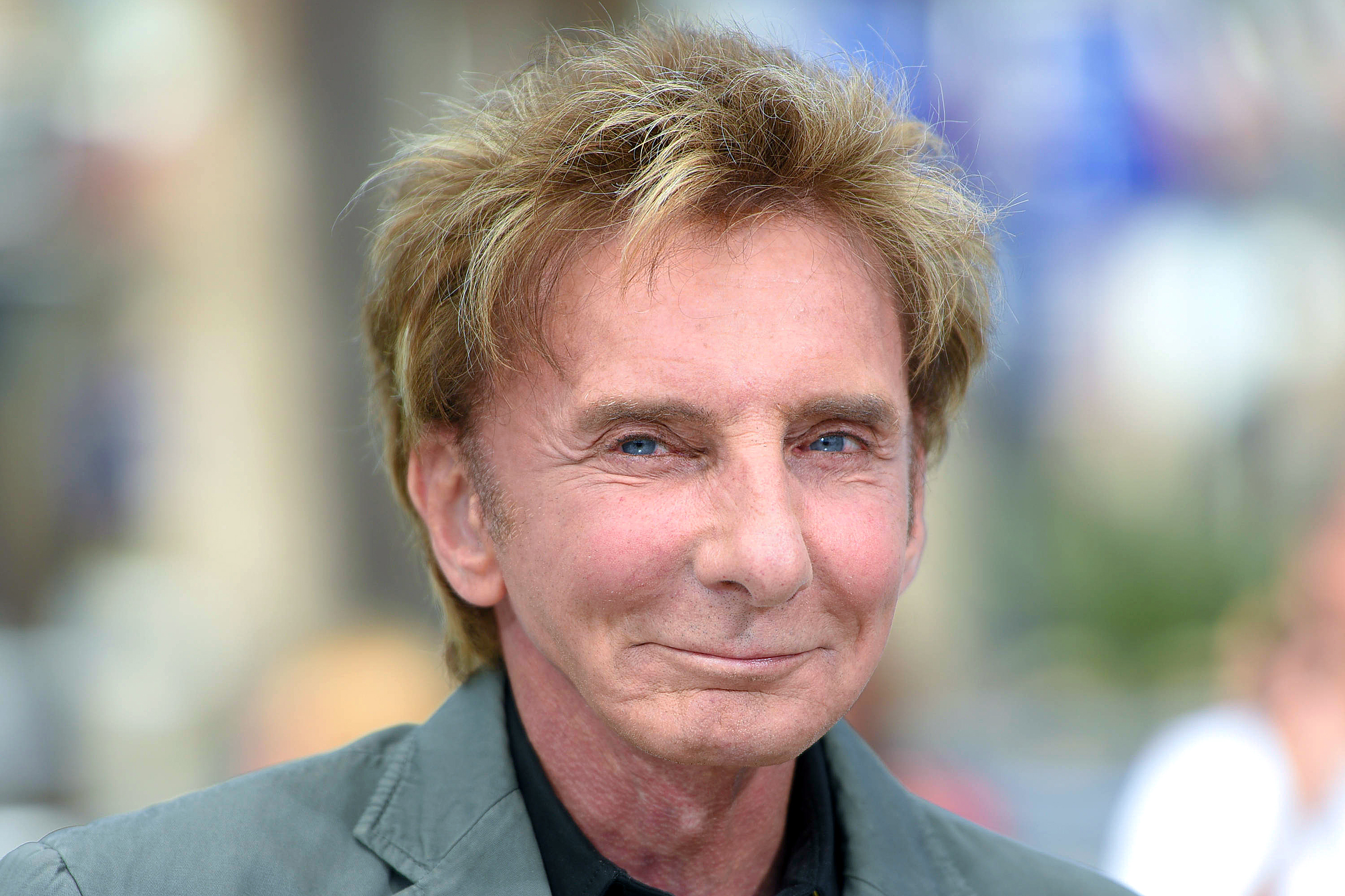 Barry Manilow anuncia novo álbum após quase 15 anos