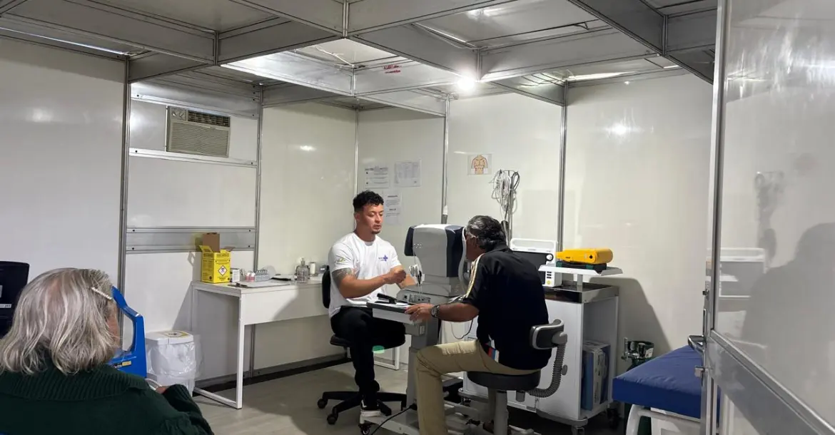 Carretas de Oftalmologia iniciam atendimentos e cirurgias de catarata em Londrina