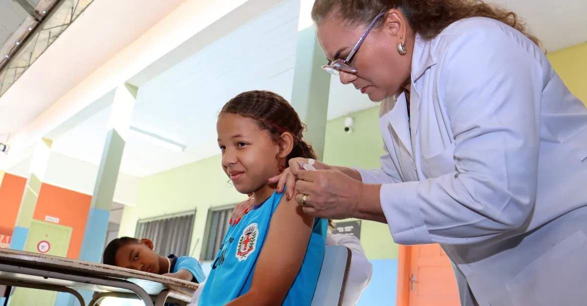 Prefeitura inicia vacinação nas escolas de Londrina nesta quinta-feira (14)