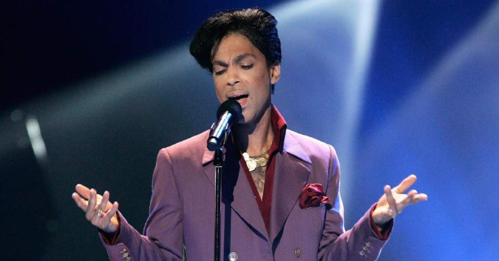 Prince multava músicos da própria banda por erros durante shows
