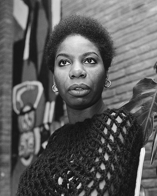 Beatles tiveram sorte e não eram excepcionalmente talentosos, segundo Nina Simone