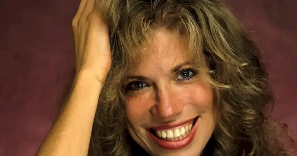 Carly Simon retorna com novo álbum em meio a revelações sobre a saúde
