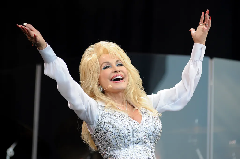 Dolly Parton receberá homenagem de forma virtual no Americana Music Awards