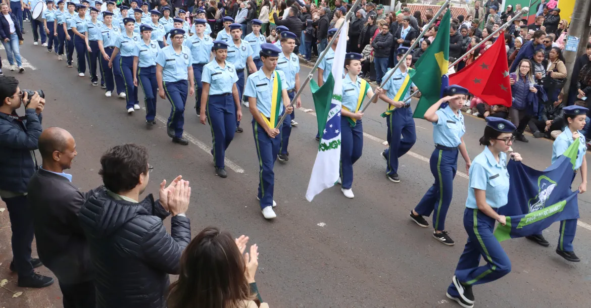 Desfile de 7 de Setembro reúne cerca de 15 mil pessoas em Londrina