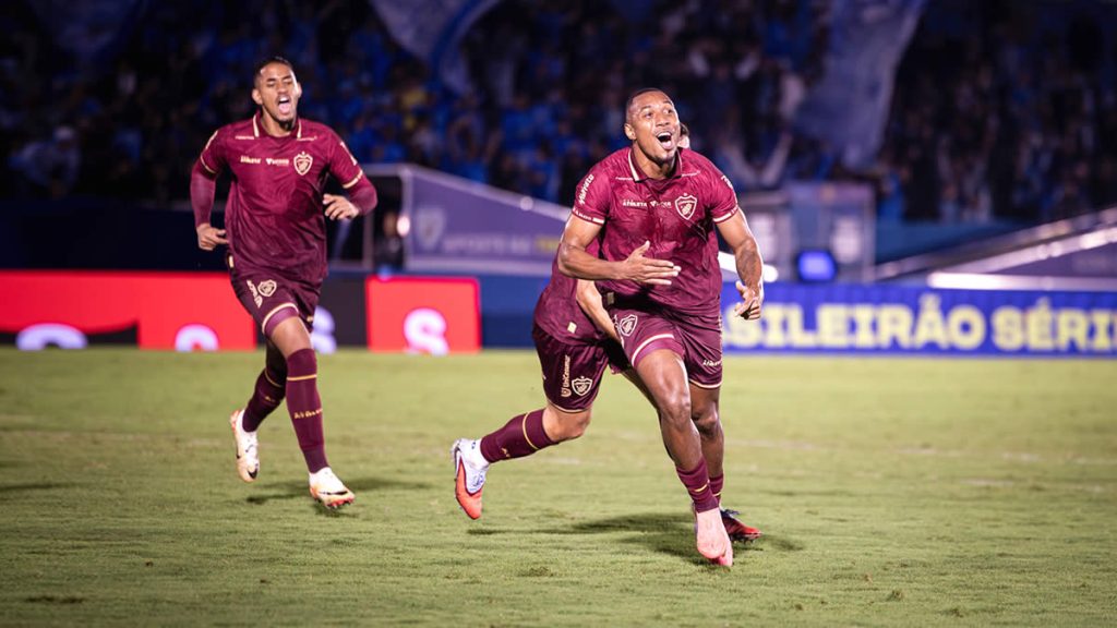 Londrina dá show no VGD e goleia a Ponte Preta por 6 a 0