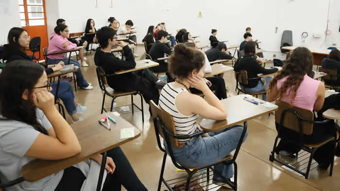UEL reabre inscrições do Vestibular 2027 para os novos cursos de Fonoaudiologia e Geologia