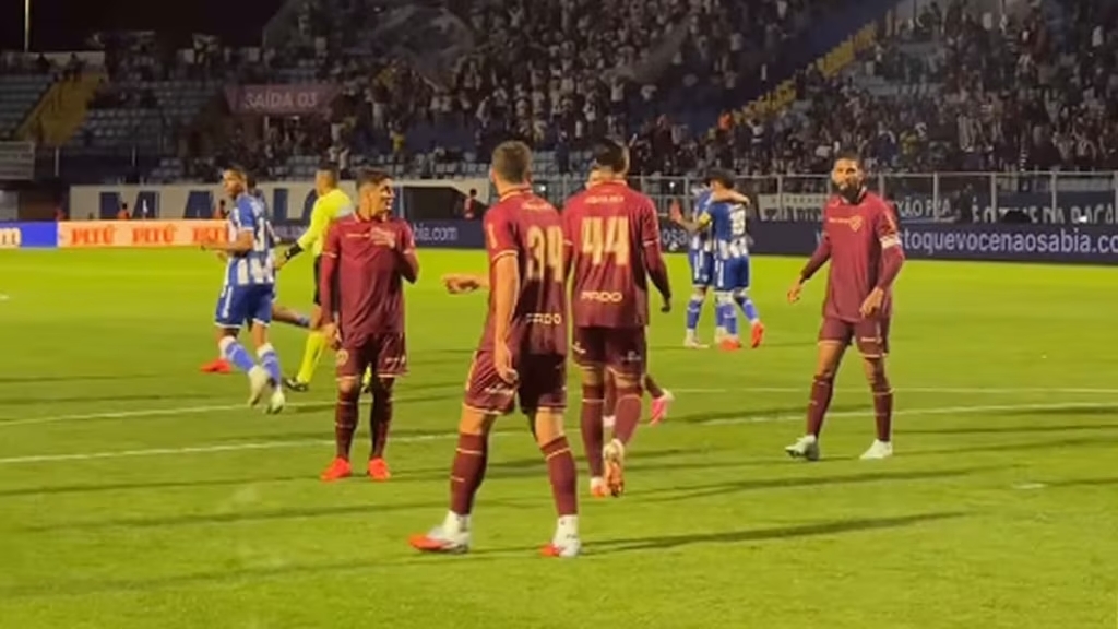 Londrina perde para o Avaí e sofre a 18ª derrota na Série B