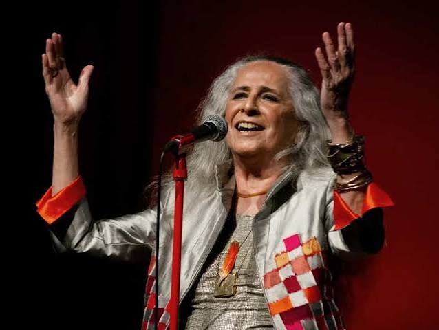 Maria Bethânia lança single triplo com gravações do show de 60 anos de carreira