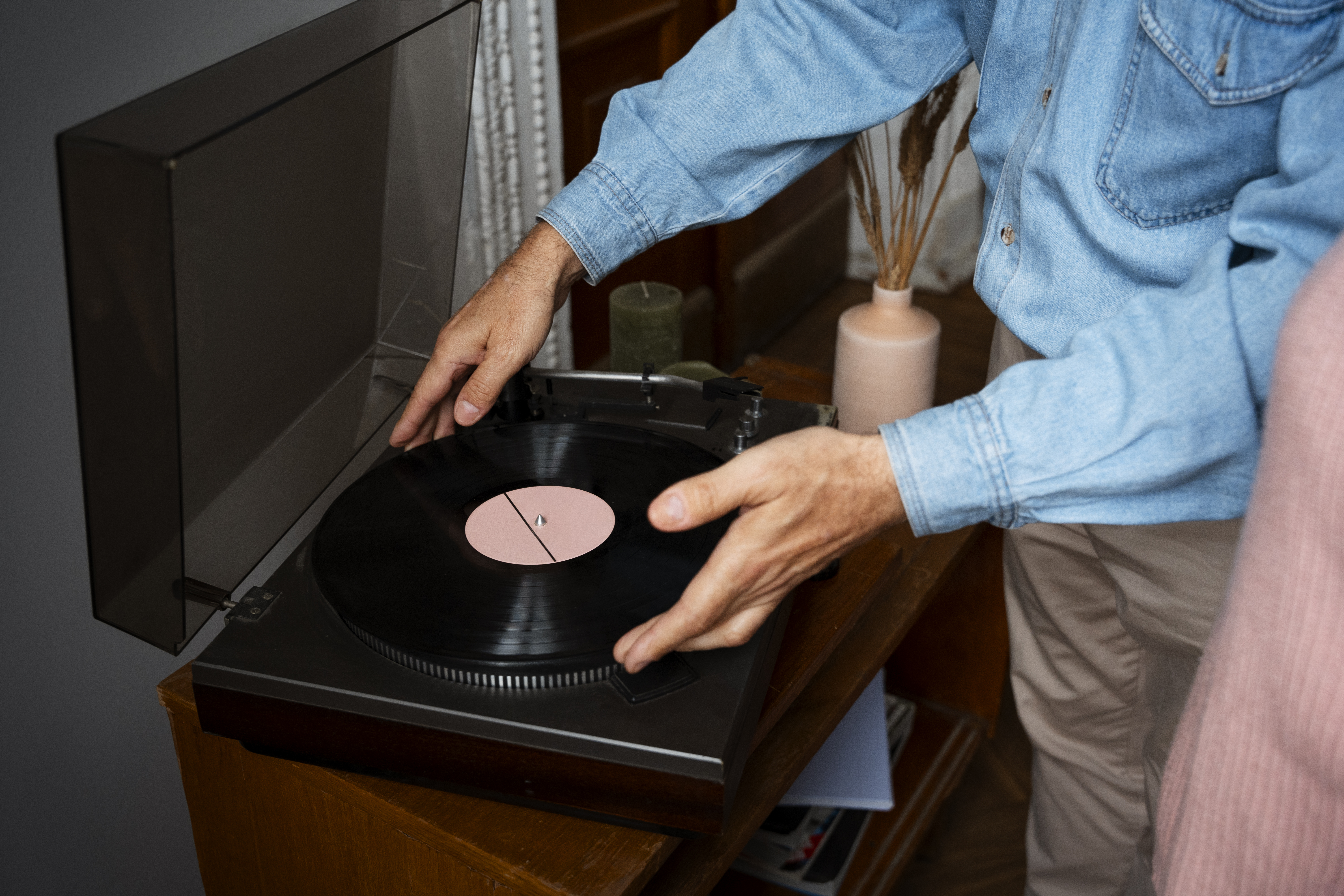 Mercado de vinil fatura mais de US$ 1 bilhão nos EUA em 2025