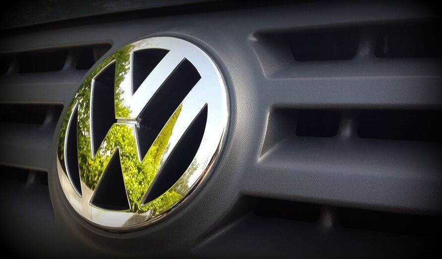 Volkswagen dobra lucros no 3º tri e atinge 4,35 bilhões de euros