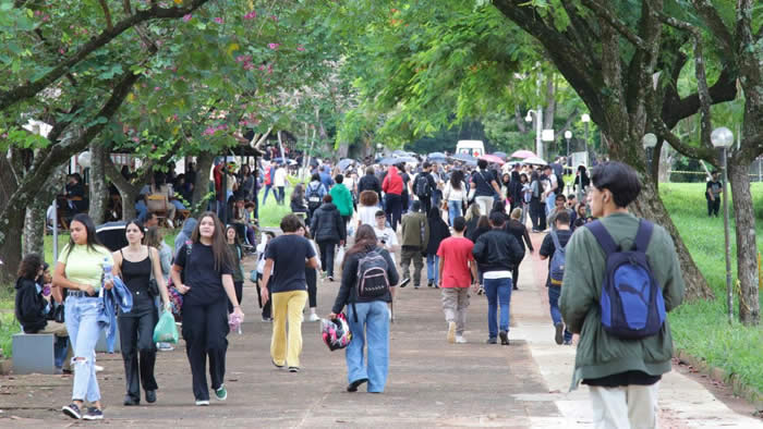 2ª fase do vestibular da UEL tem apenas 7% de abstenção