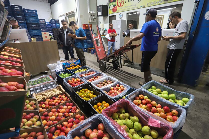 Ceasas do PR funcionarão em horários diferenciados neste fim de ano