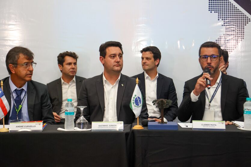 Governador defende papel do jornalismo e exalta veículos locais