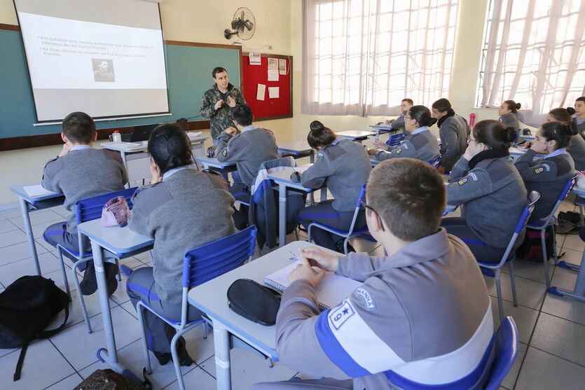Governador nomeia 1.180 novos professores para a rede estadual