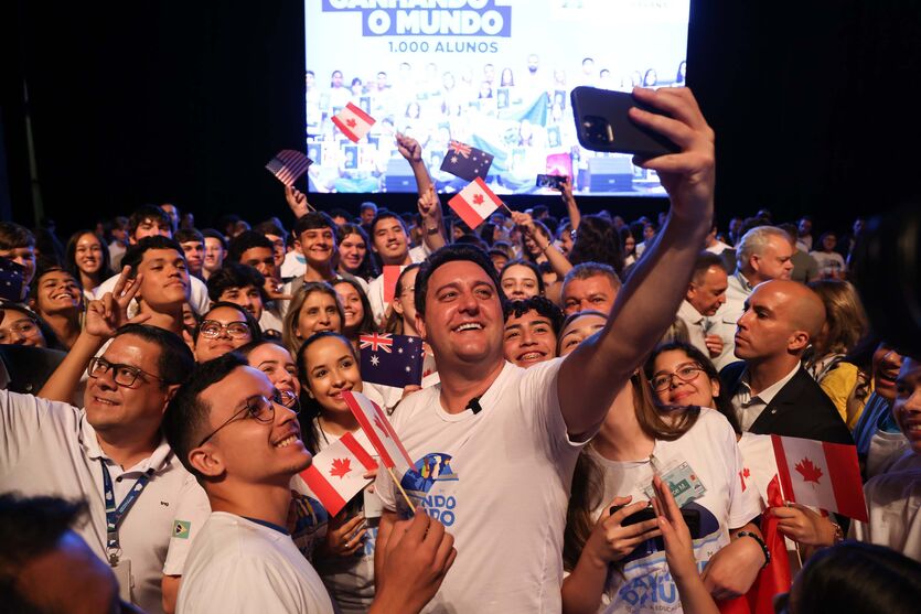 Mil alunos da rede estadual ganham o mundo em janeiro