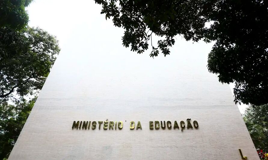 Governo deve repassar 37,2 milhões do salário-educação em 2024