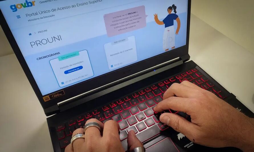 Prazo para comprovar dados do Prouni termina nesta terça-feira (20)