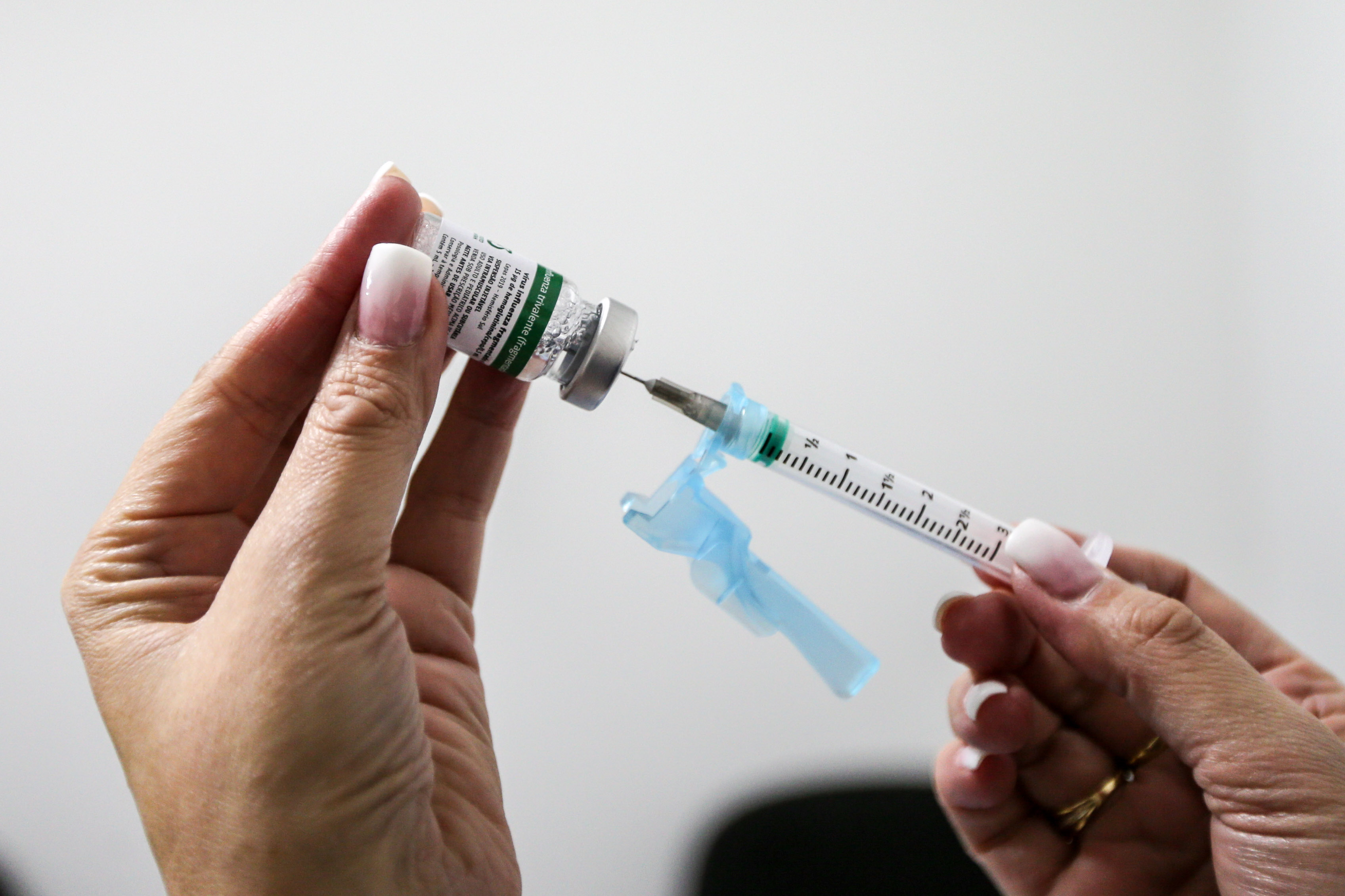Campanha de vacinação contra a gripe começa nesta segunda
