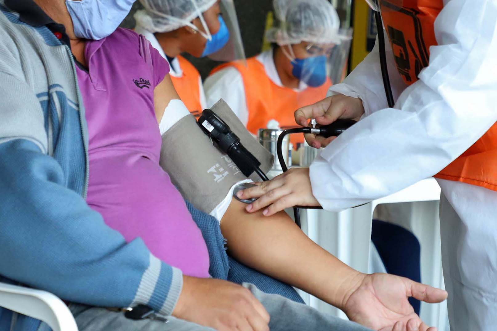 Saúde distribui em todo o Paraná material sobre cuidados com sobrepeso