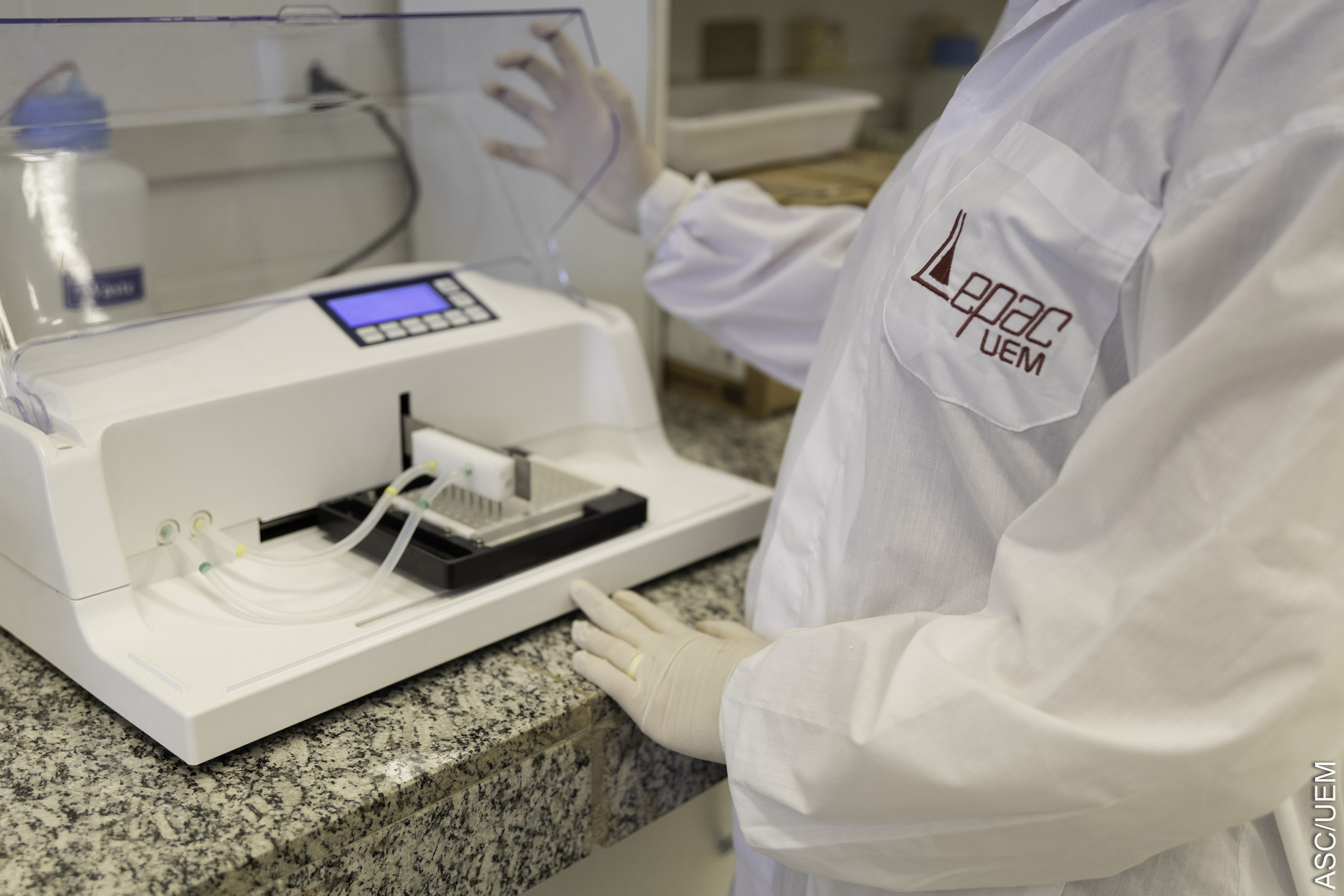 Lepac bate recorde de exames e reforça ações da UEM contra a dengue