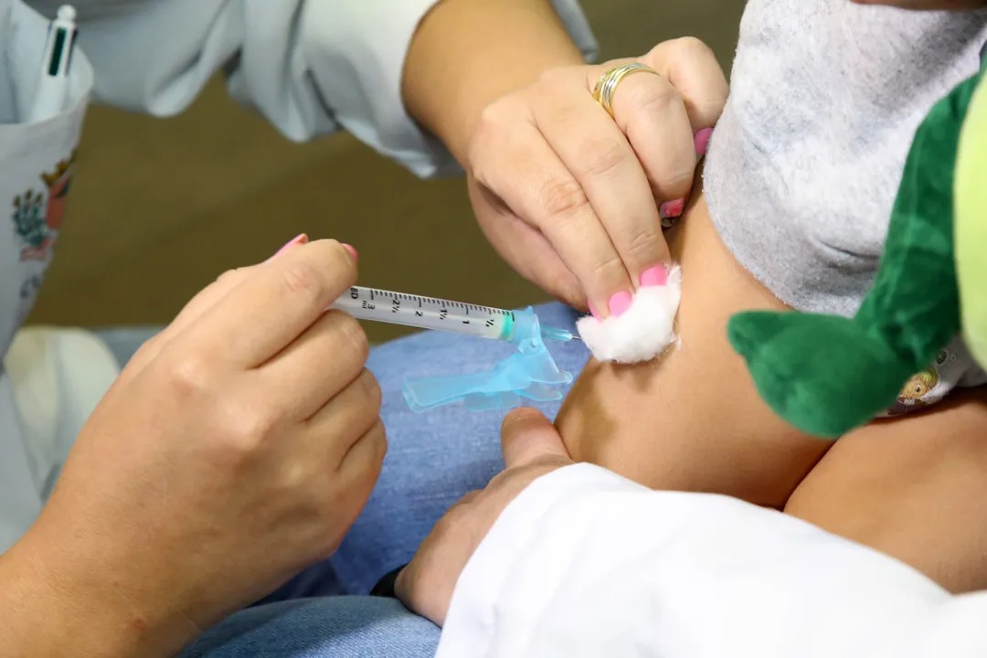 Mais de 500 doses da vacina contra dengue foram aplicadas na região