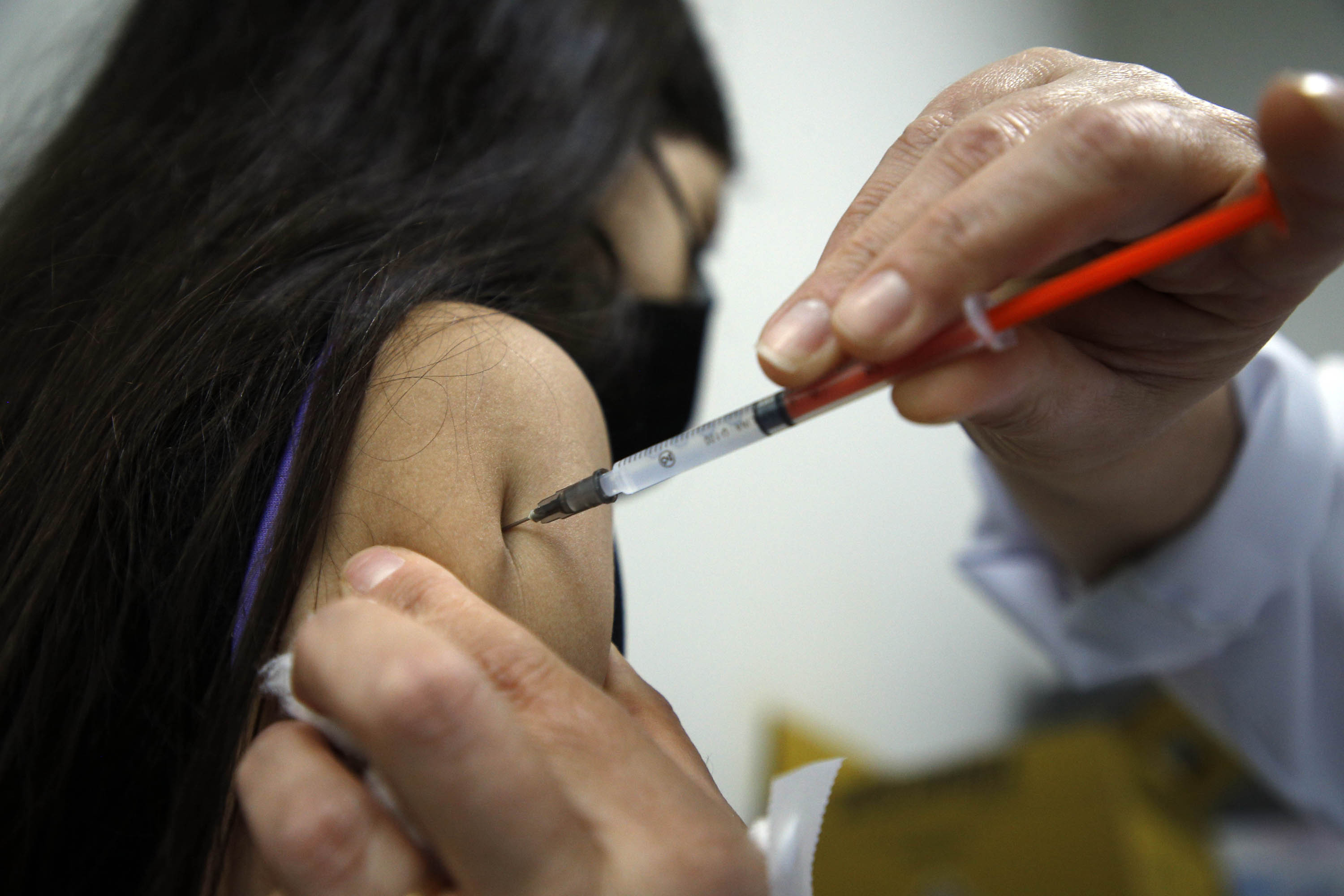 Vacinas contra a gripe são aplicadas no PR; Dia D será neste sábado