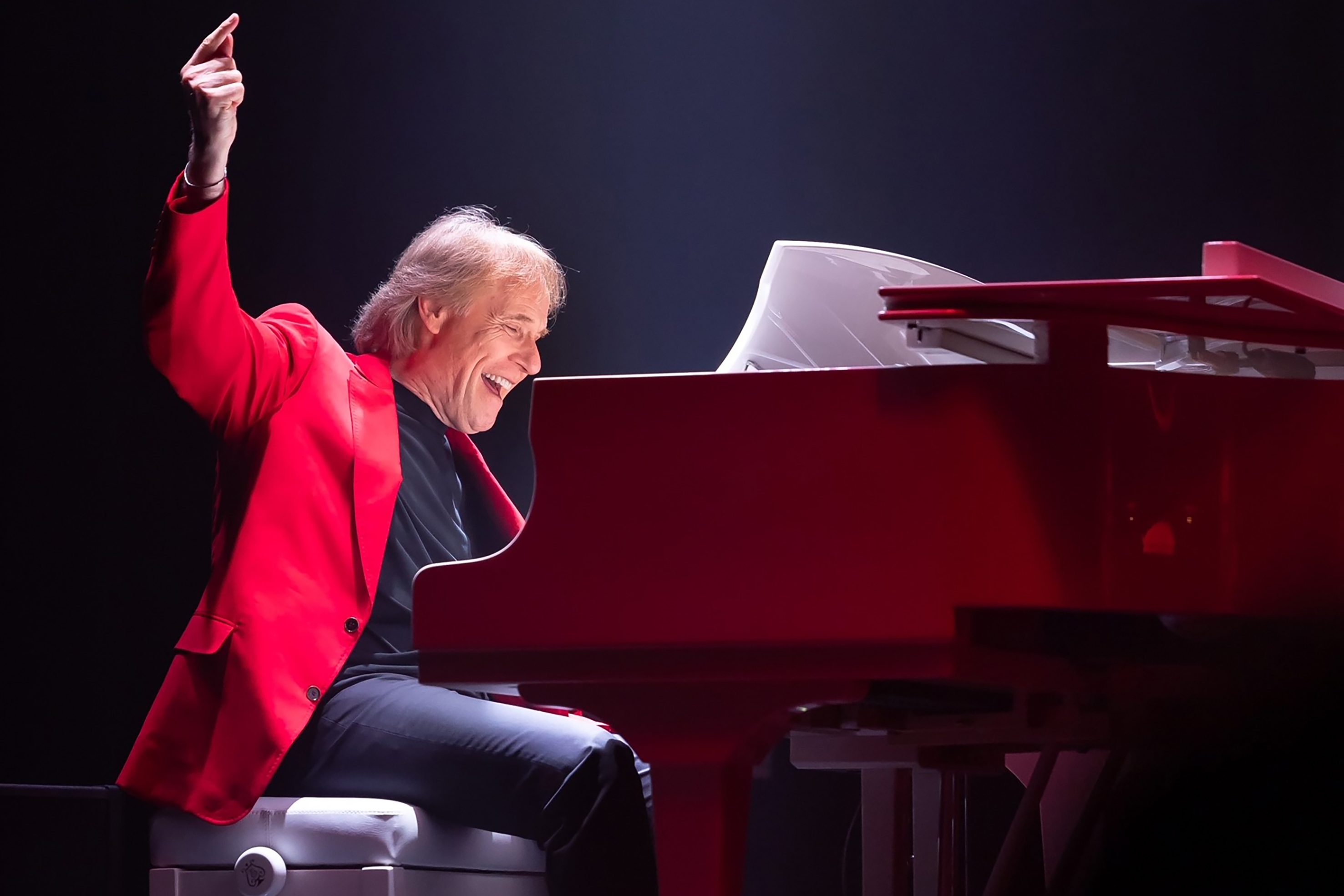 Pianista Richard Clayderman se apresenta no Teatro Guaíra