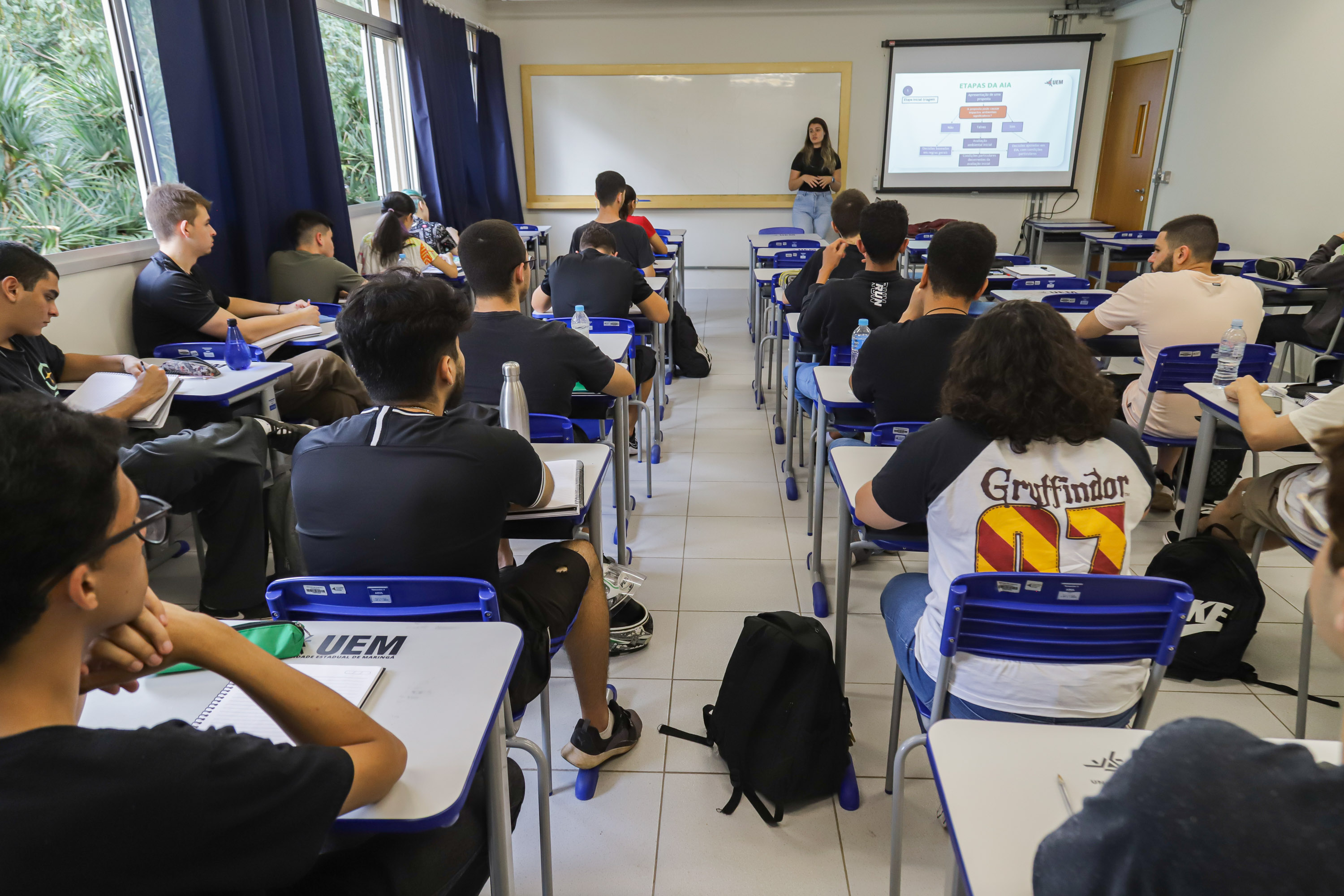 UEM publica edital para contratar 23 professores temporários