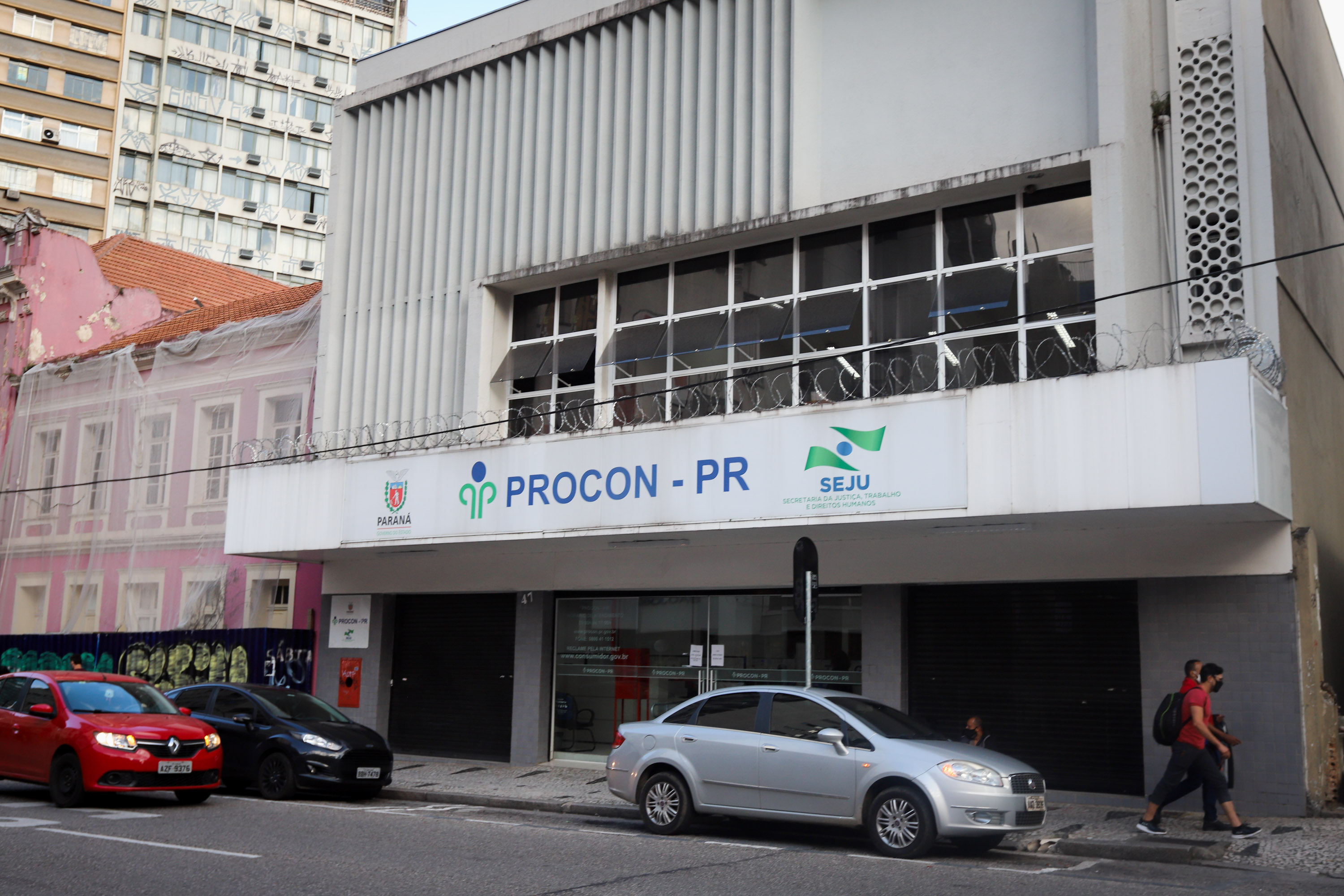 Cerca de 570 atendimentos por dia são realizados pelo Procon-PR