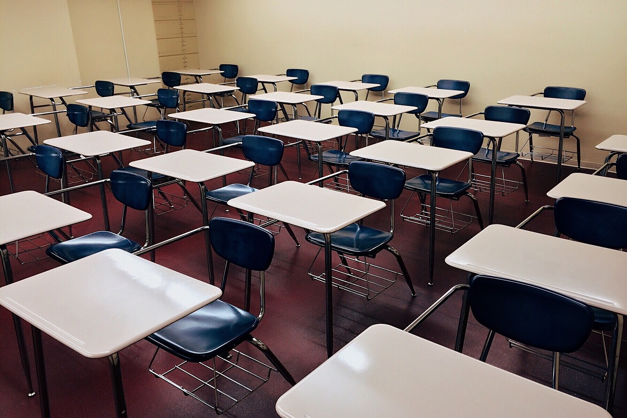 Investimento público em educação cai entre 2015 e 2021