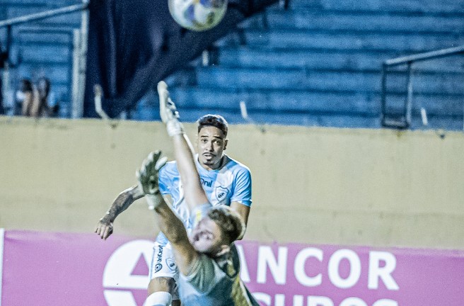Londrina vence Andraus por 2 a 1 e garante classificação no estadual