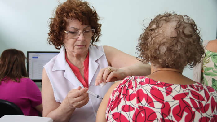 Londrina recebe novas doses da vacina contra a covid; veja público alvo