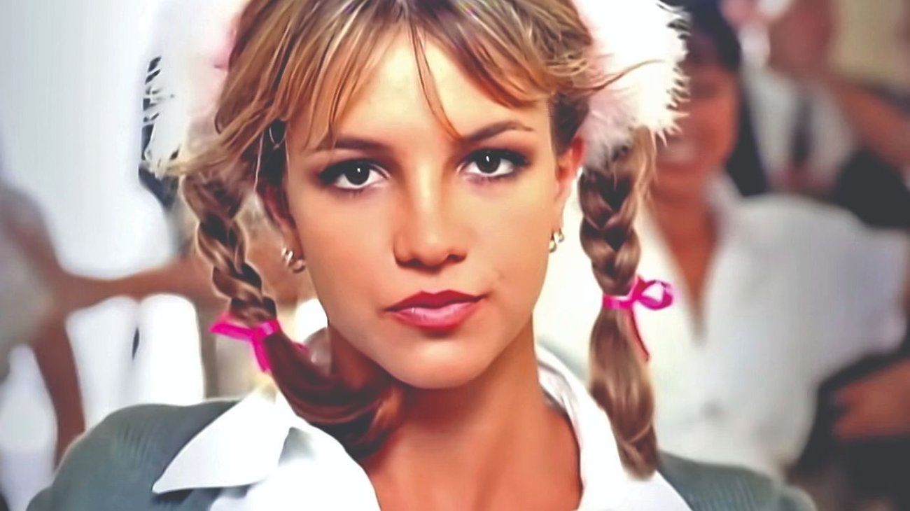 
		Há 26 anos, Britney Spears dominava paradas com single de estreia