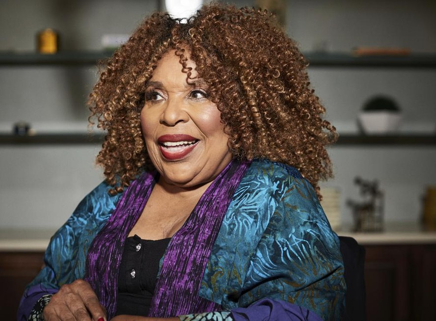 Morre Roberta Flack, cantora de 'Killing me Softly', aos 88 anos