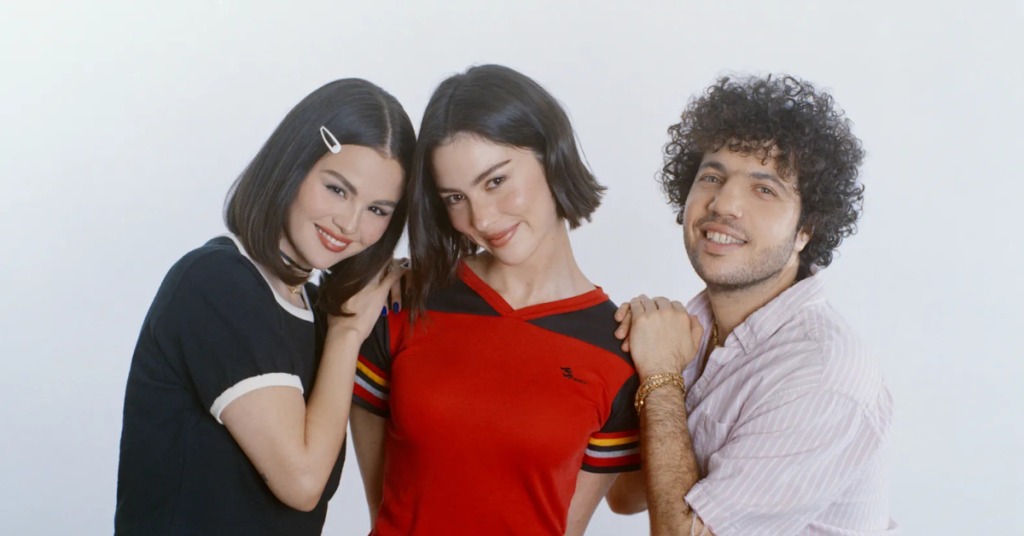 Selena Gomez, Benny Blanco e Gracie Abrams lançam prévia de álbum
