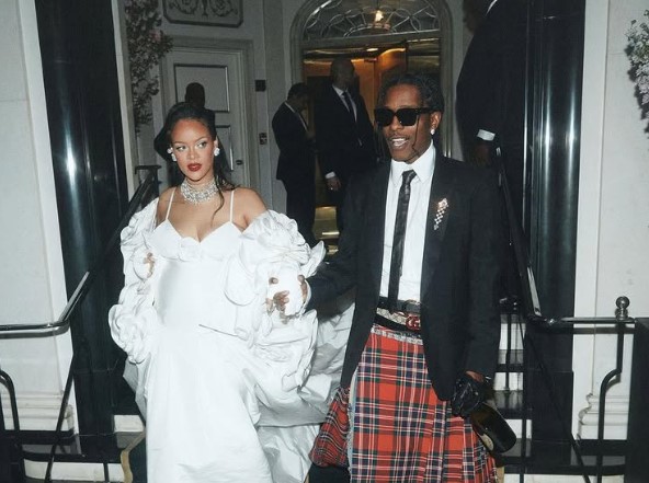 Marido de Rihanna é inocentado e cantora comemora: "Só Deus"