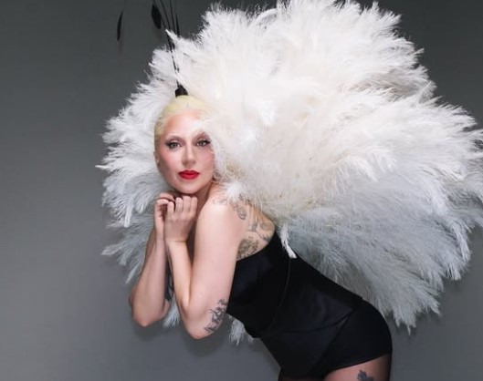 Lady Gaga anuncia oficialmente show no Rio de Janeiro