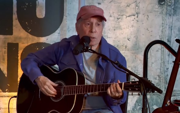 Paul Simon desiste de aposentadoria e anuncia volta aos palcos
