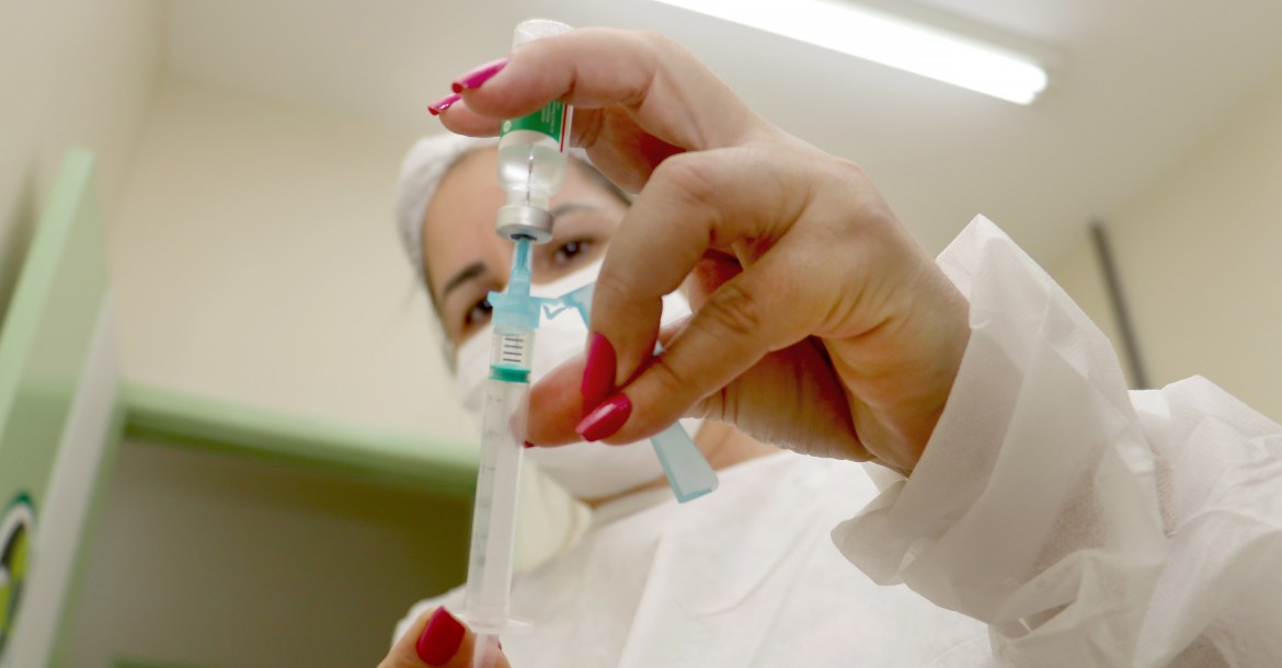 Multivacinação abrirá 13 UBSs de Londrina neste sábado (10)